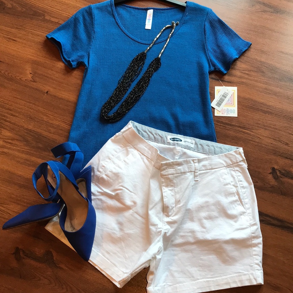 NWT LULAROE CLASSIC T SHIRT